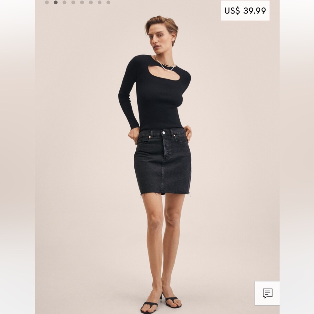 Mango Denim miniskirt with frayed hem. Black Size Small.